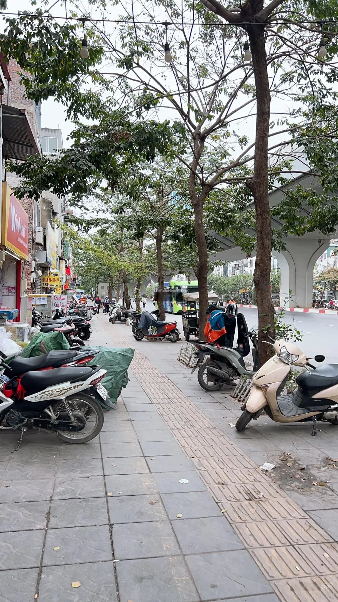 Bán nhà mặt phố quận 2 Bà Trưng 34m2 4T 2MT 2 thoáng 15,5 tỷ Minh Khai