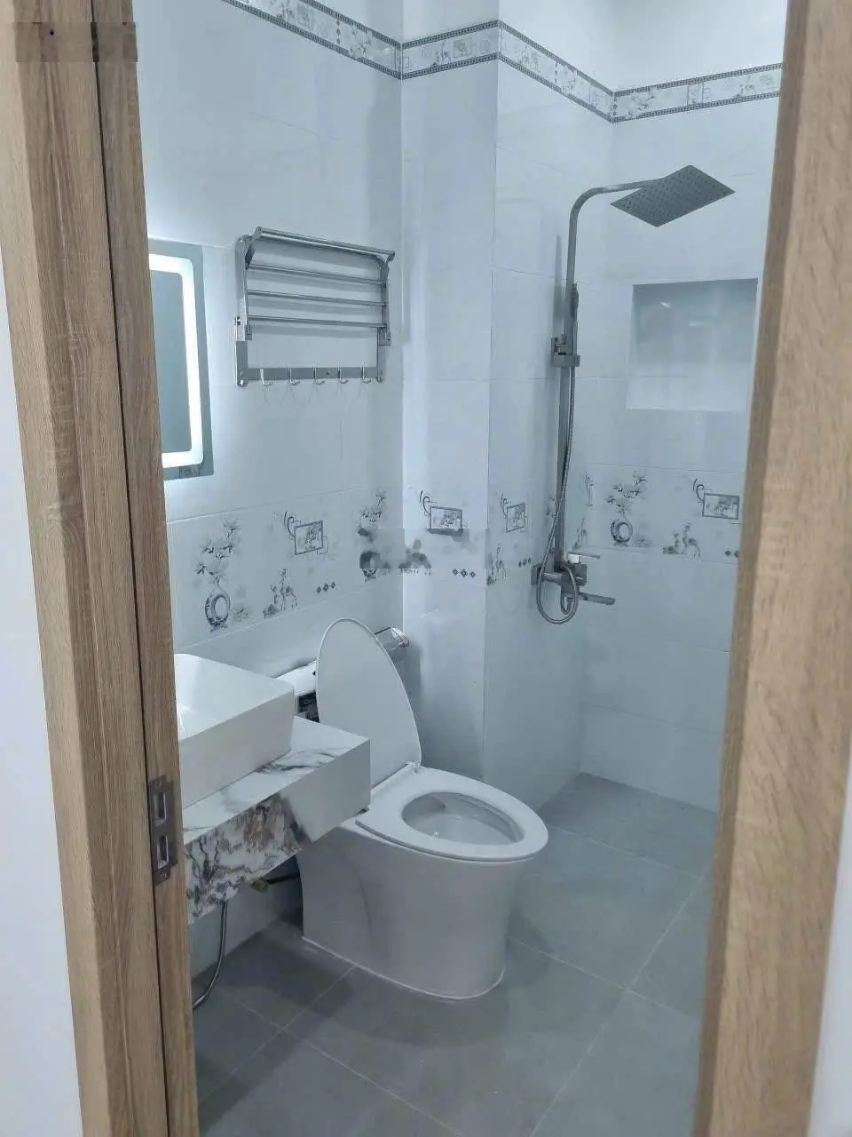 Bán nhà KDC Đại Phúc 5x22m. Trệt, 2 lầu. Sân thượng. Đường 12m. Giá 11tỷ5