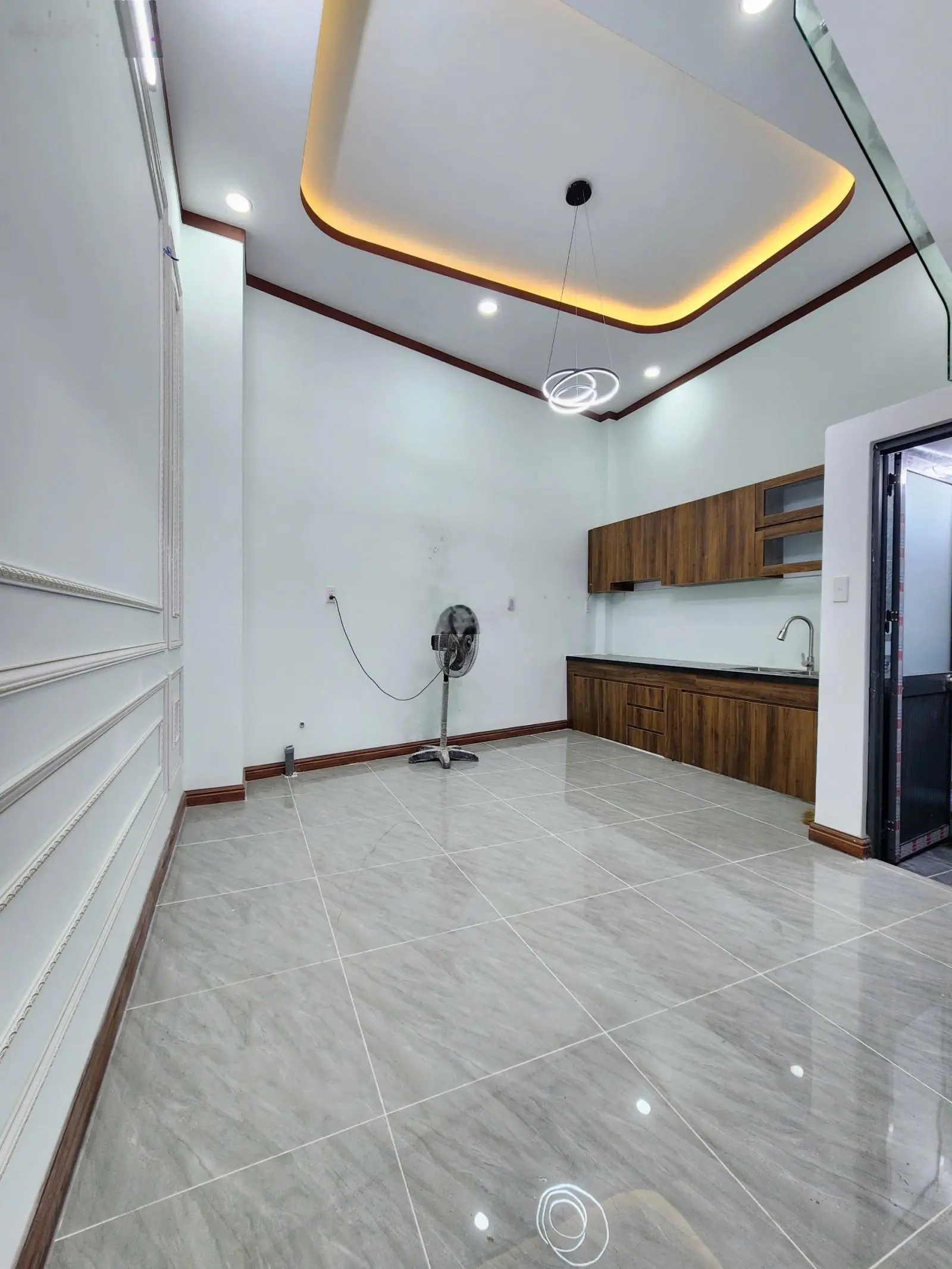 2,75 tỷ bán nhà MT kinh doanh 1 trệt 1 lầu gần ngã tư Miếu Ông Cù 500m, P. Bình Chuẩn, Tp. Thuận An