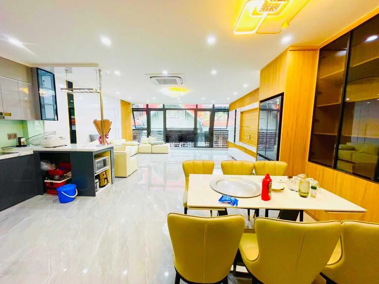 Tòa nhà 7 tầng thang máy, Trần Quốc Hoàn, vỉa hè ôtô tránh, 62m2 mặt tiền 6m - 26 tỷ, LH 0973 355 ***