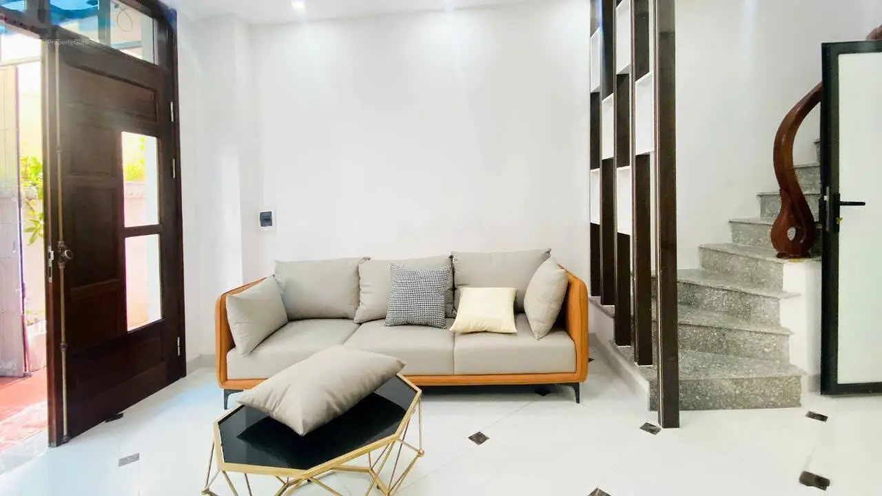 Nhà 3 tầng full nội thất 35m2 La Phù - Hoài Đức