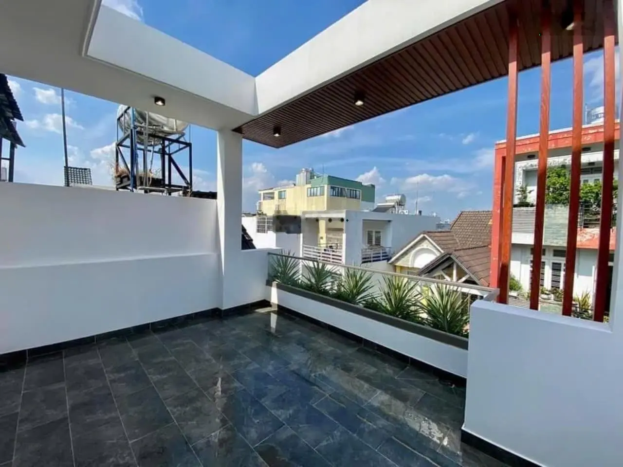 Kẹt tiền bán nhà Nguyễn Thiện Thuật-P3-Q3. DT 86,4m2/ 4tỷ290 có sẵn chỗ đậu ô tô, cho thuê 29tr/th