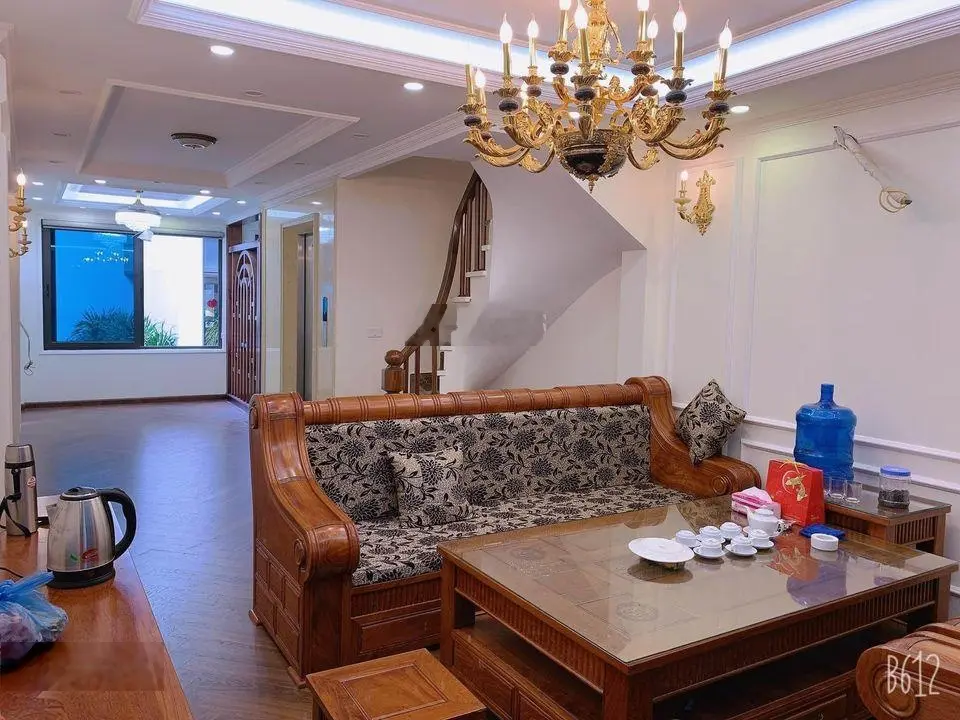 Bán nhà Cầu Giấy 50m2 x 8 tầng thang máy - Ôtô vào nhà - Nhà mới - Kinh doanh - 2 thoáng