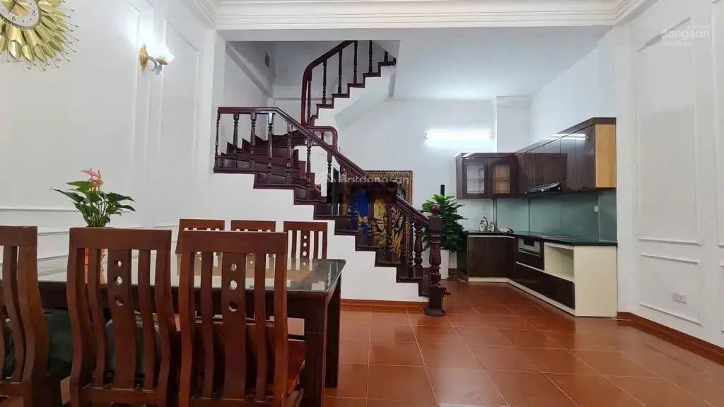 Bán nhà Đào Tấn 5 tầng, đường thoáng 5m, ô tô dừng đỗ trước cửa, 200m ra mặt đường lớn