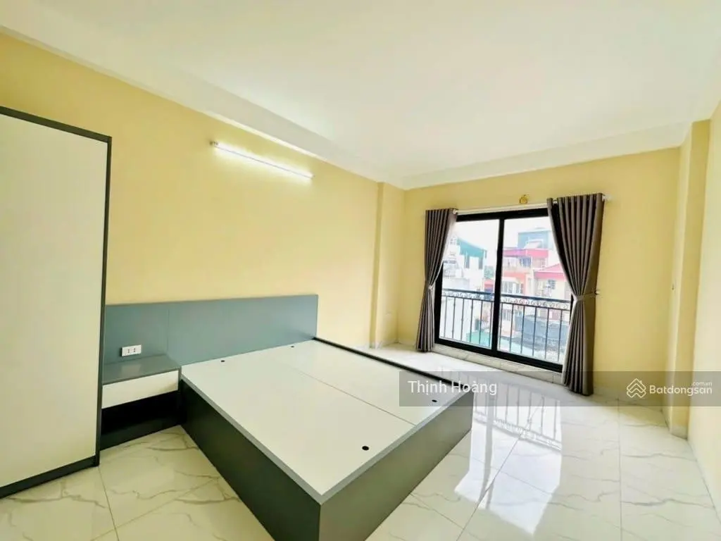 Bán nhà 5 tầng Thạch Bàn ô tô đậu cổng, ngõ oto tránh chỉ 4,5 tỷ