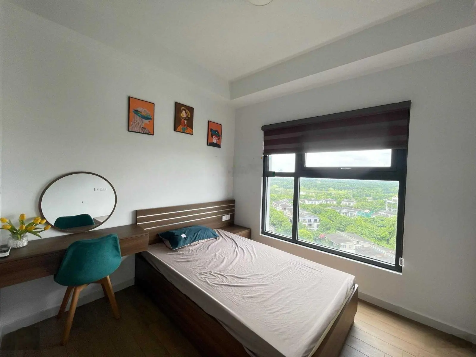 Bán gấp căn 2 phòng ngủ góc 65m2, giá 2,68 tỷ