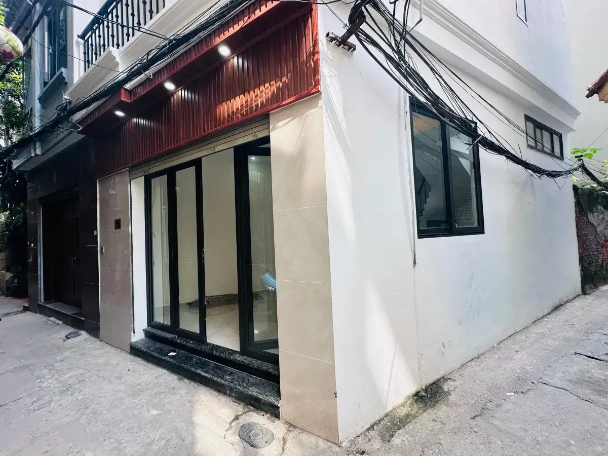 Bán nhà Cầu Giấy - căn góc 3 thoáng vĩnh viễn - nhà mới - khu dân trí cao - cách ô tô tránh 5m