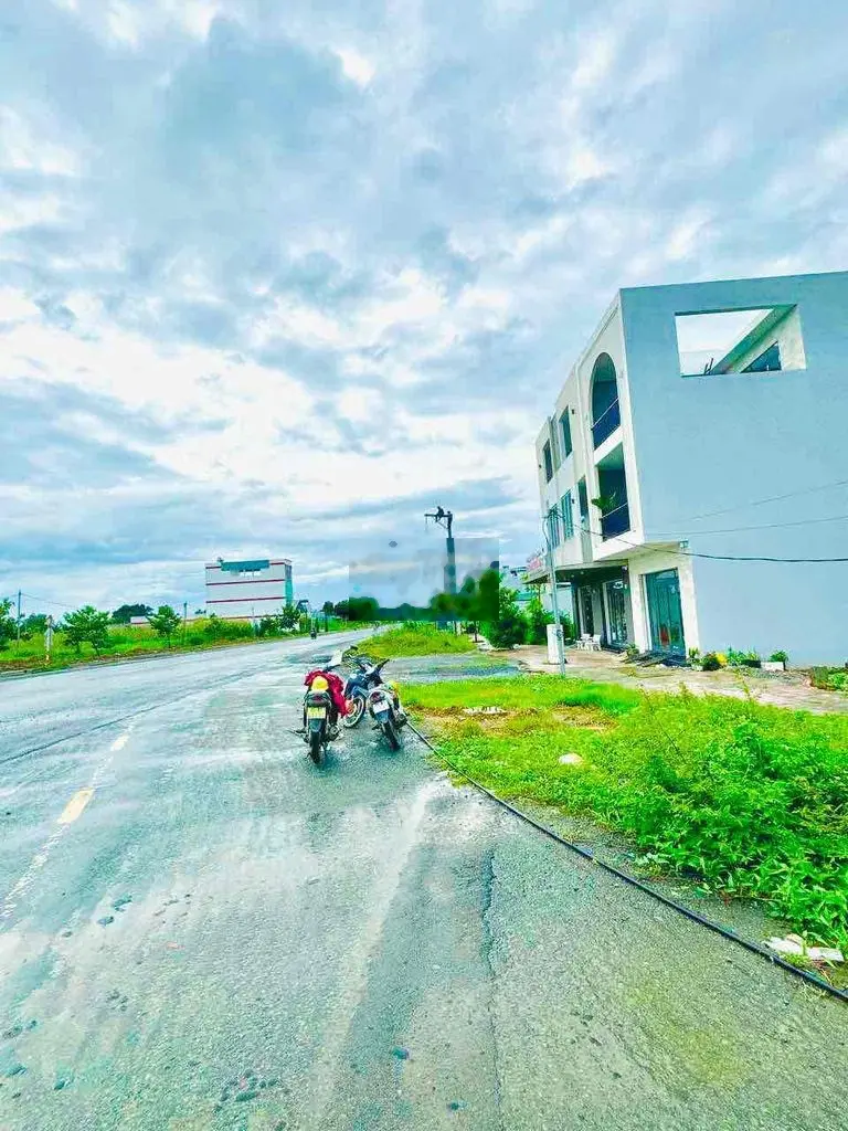 Cần bán lô đất ngay trung tâm hành chính Thủ Thừa Long An