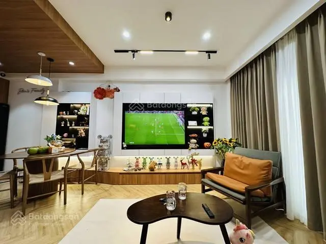 Chính chủ cần bán nhà Vũ Tông Phan 40m2*5T*4m MT - ngõ rộng - lô góc - ô tô 15m - ngõ kinh doanh