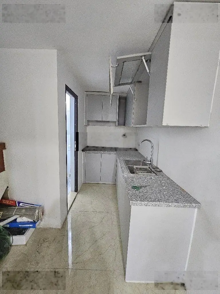 Bán Nhà Hồng Mai Đầu Bạch Mai_ÔTô Đỗ Cổng_Vài Bước Ra Phố_39m2 / 3Tầng_ Hơn 5 Tỷ