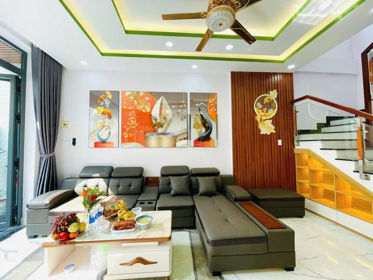Chỉ 7tỷ5, diện tích 60m2 và 3 phòng ngủ. cần bán gấp nhà đẹp đường Thích Quảng Đức, P.5 Phú Nhuận