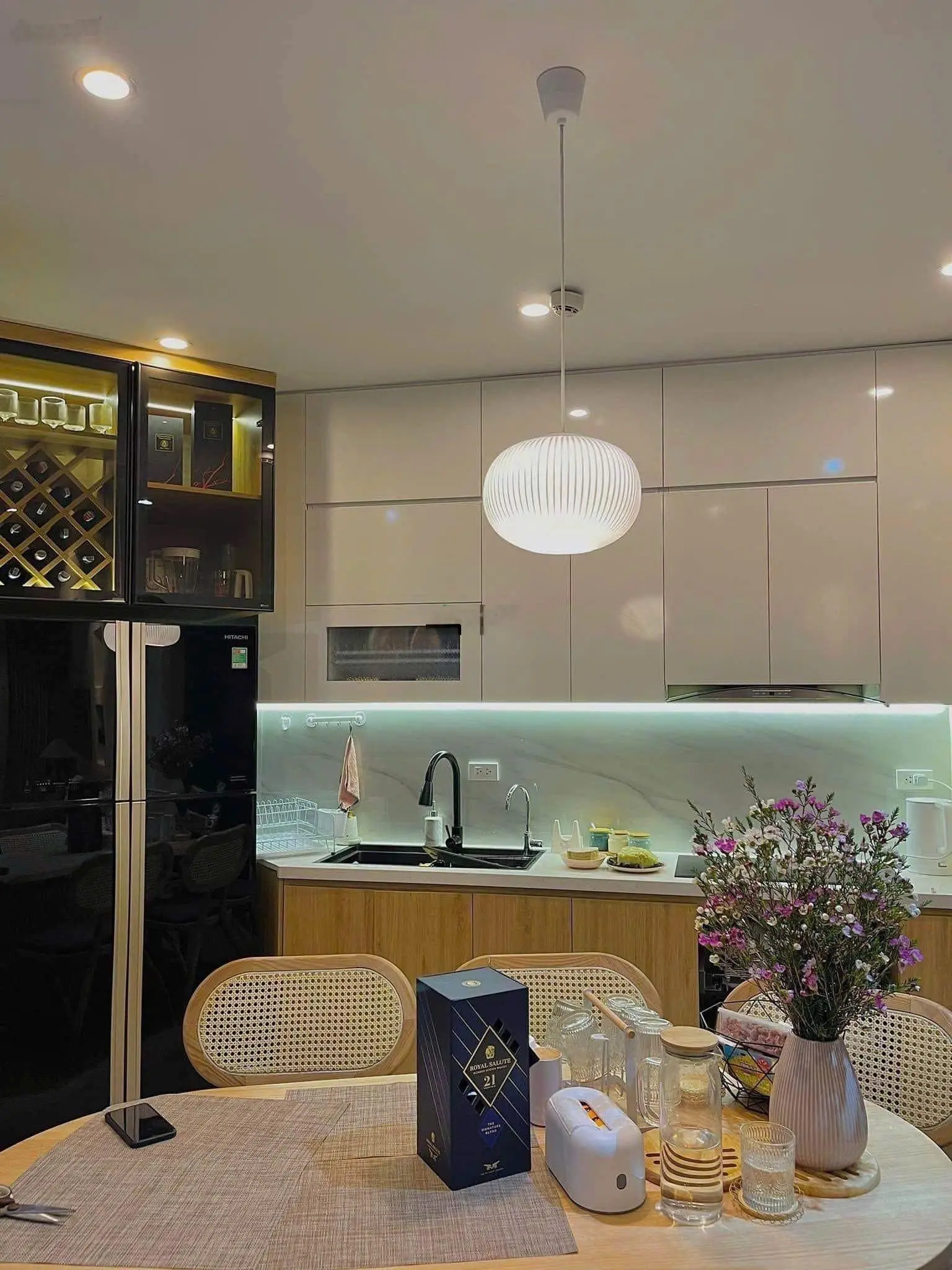 Căn hộ 2N2WC full nội thất cực có gu tại Emerald Mỹ Đình. Ảnh thật giá chuẩn. LH: 0964 380 *** e Trí