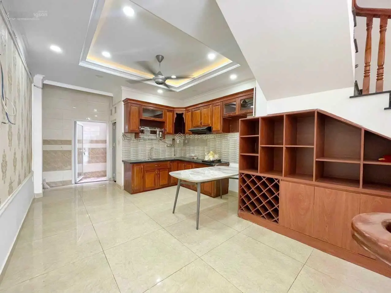 Bán căn nhà 4 lầu, kế bên Vạn Phúc City, hẻm nhựa xe tải, ~60m2, 4PN, 4WC, vừa ở vừa làm VP