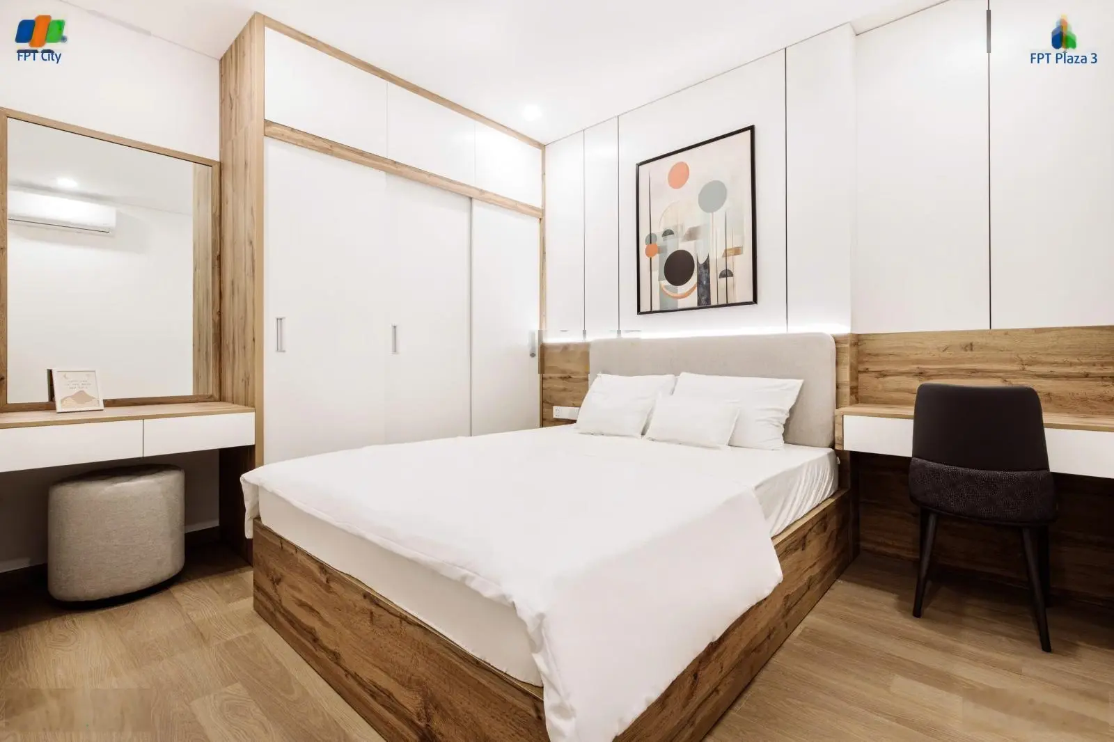 FPT Plaza 3! Căn 2PN tầng cao giá 1,7 tỷ/căn gồm nội thất đẹp. Liên hệ: 0782 140 *** Kim Ngân
