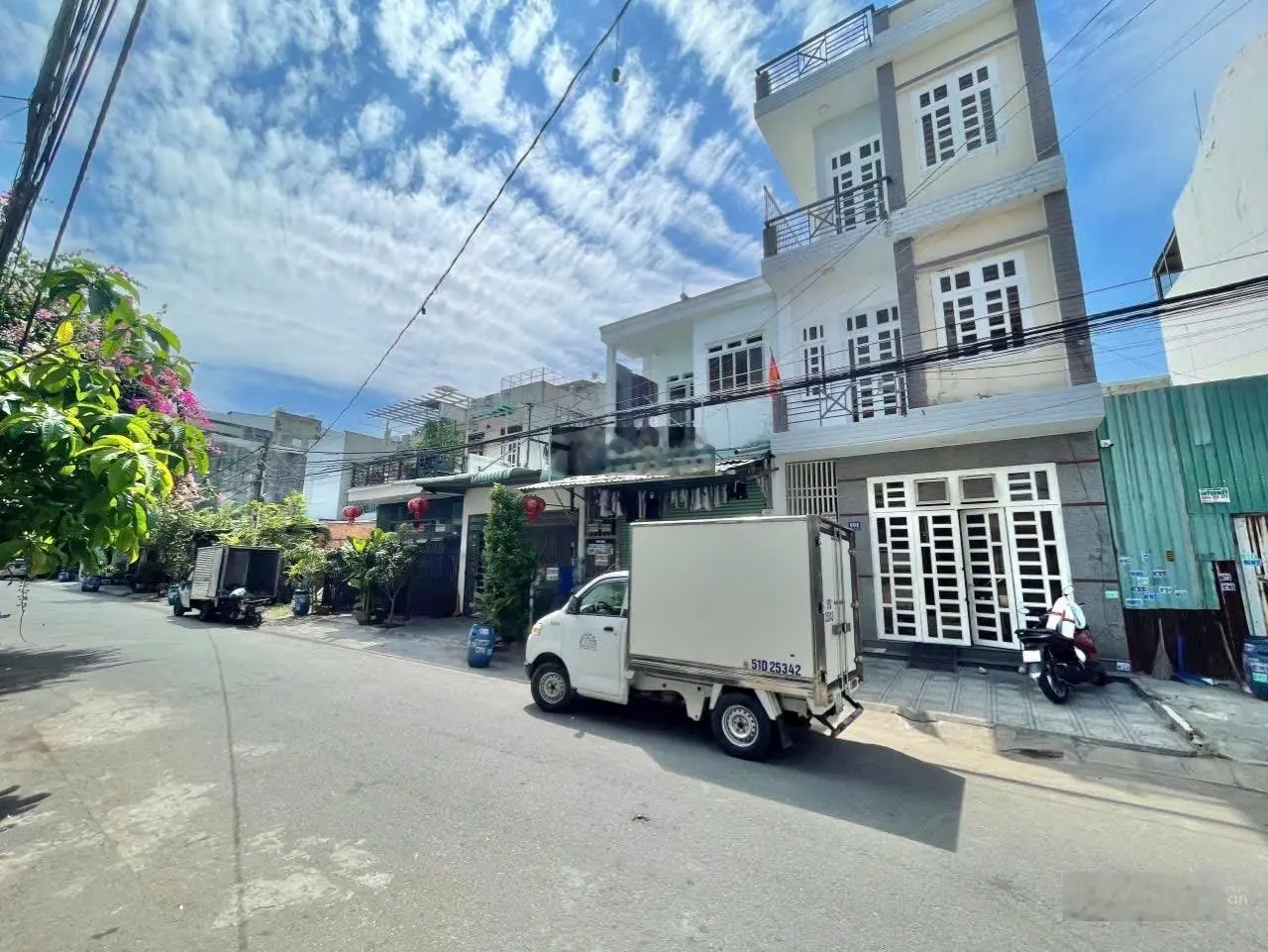Tòa căn hộ dịch vụ ngay tại Vincom Dĩ An vị trí siêu đẹp bán gấp