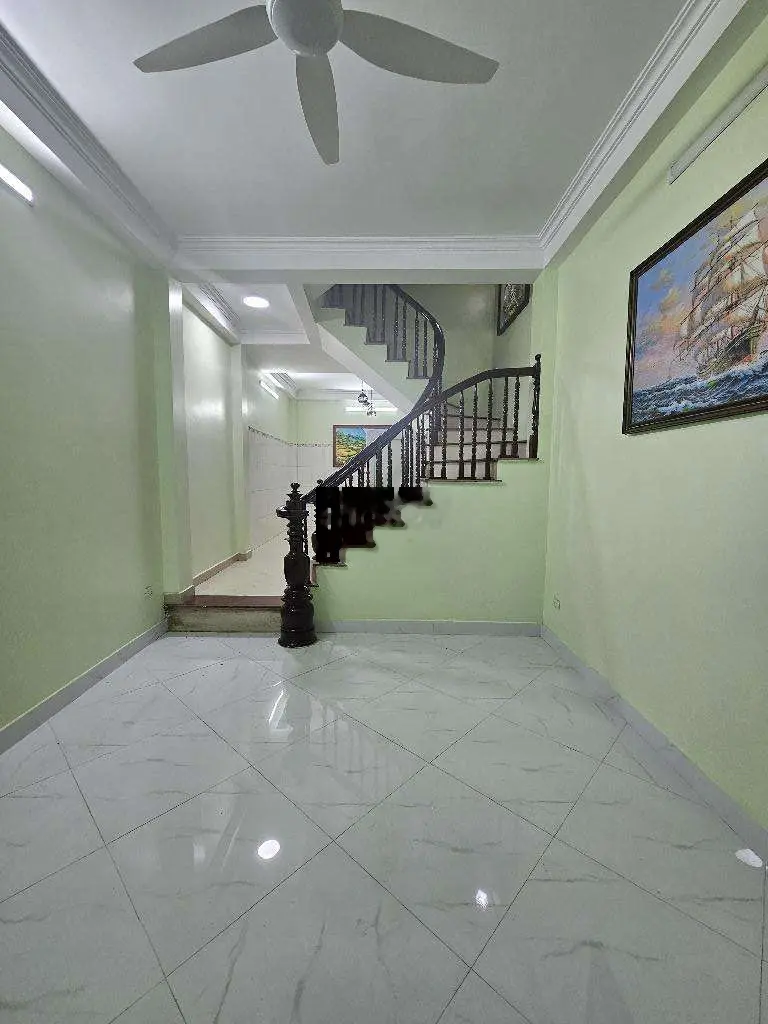 Bán nhà gia quất - gần ô tô - nhà đẹp - giá hợp lý - nhà đẹp ở luôn.
