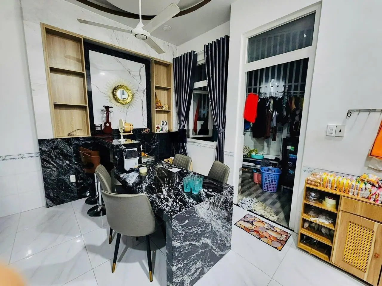 Bán căn nhà trung tâm Phước Đồng, Nha Trang. DT 110mv ngang 5m ô tô đậu trước nhà