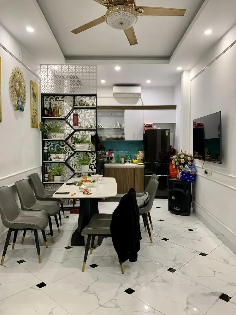 Bán nhà đẹp Quốc Tử Giám, Đống Đa, gần phố DT 34m2 x5 tầng, MT 4.3m giá: 6.45 tỷ TL