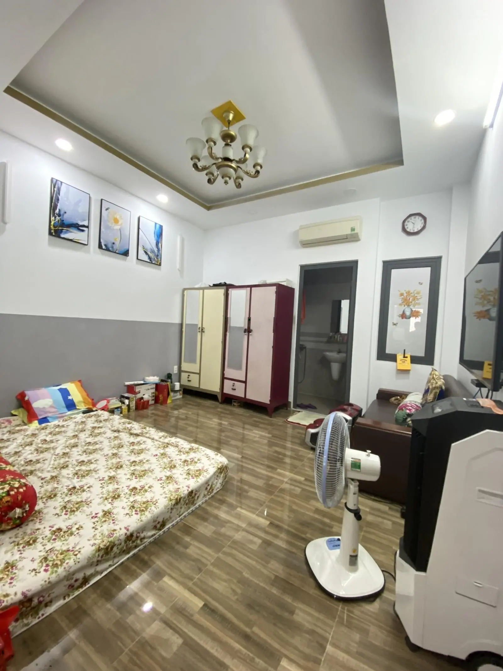 Bán nhà 3 tầng BTCT gần Nguyễn Duy Trinh, 4PN Master, xe hơi đậu trước nhà, giá chỉ 4.9 tỷ
