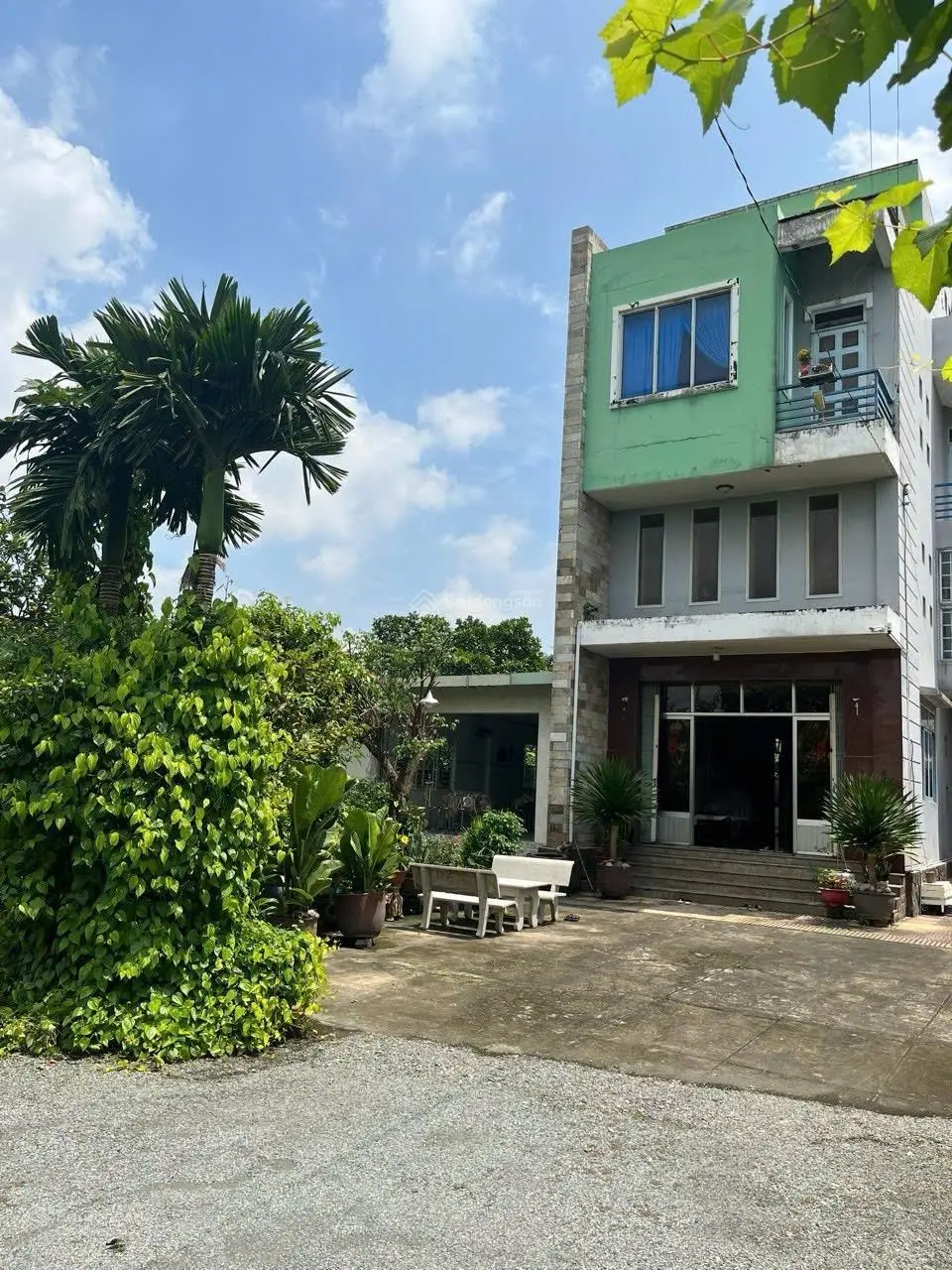 CHỦ THIỆN CHÍ BÁN HẠ 4tỷ CÒN 10TỶ Chủ mong muốn bán nhà vườn P Tân Vạn. Diện tích sổ 1032m2 .