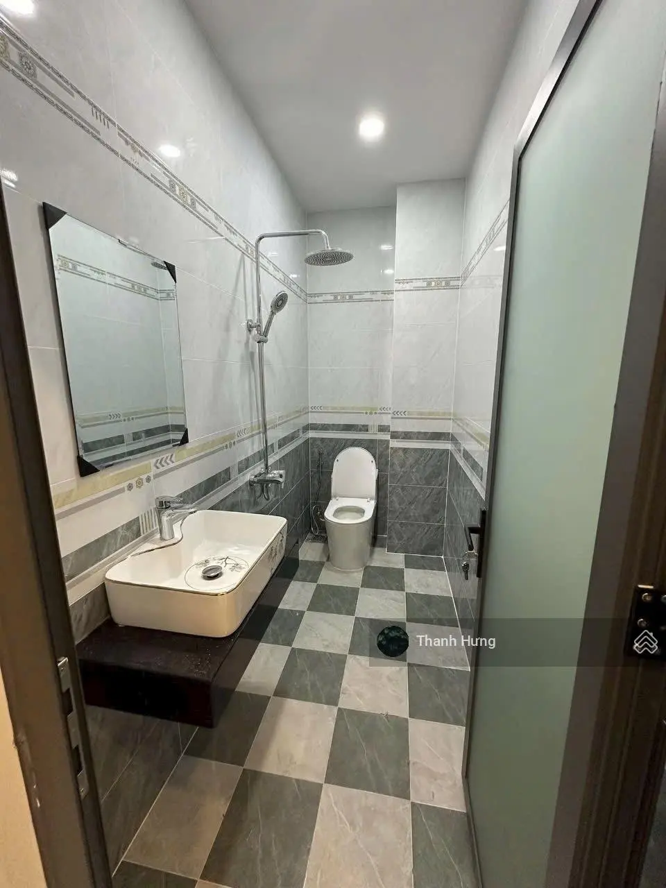 Bán nhà 3,9 tỷ VND tại Đường Lê Thị Bạch Cát, Quận 11. Trệt 1 lầu , sổ chính chủ. 5x13.2m2