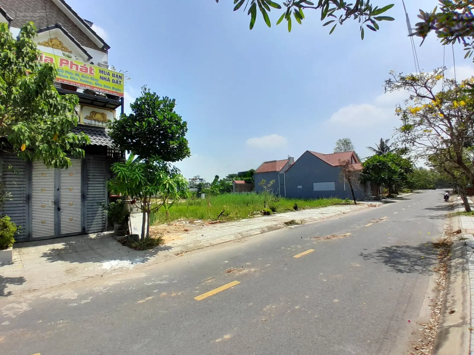 Bán lô 84m2 (5m x 17m) mặt tiền trục chính 11m