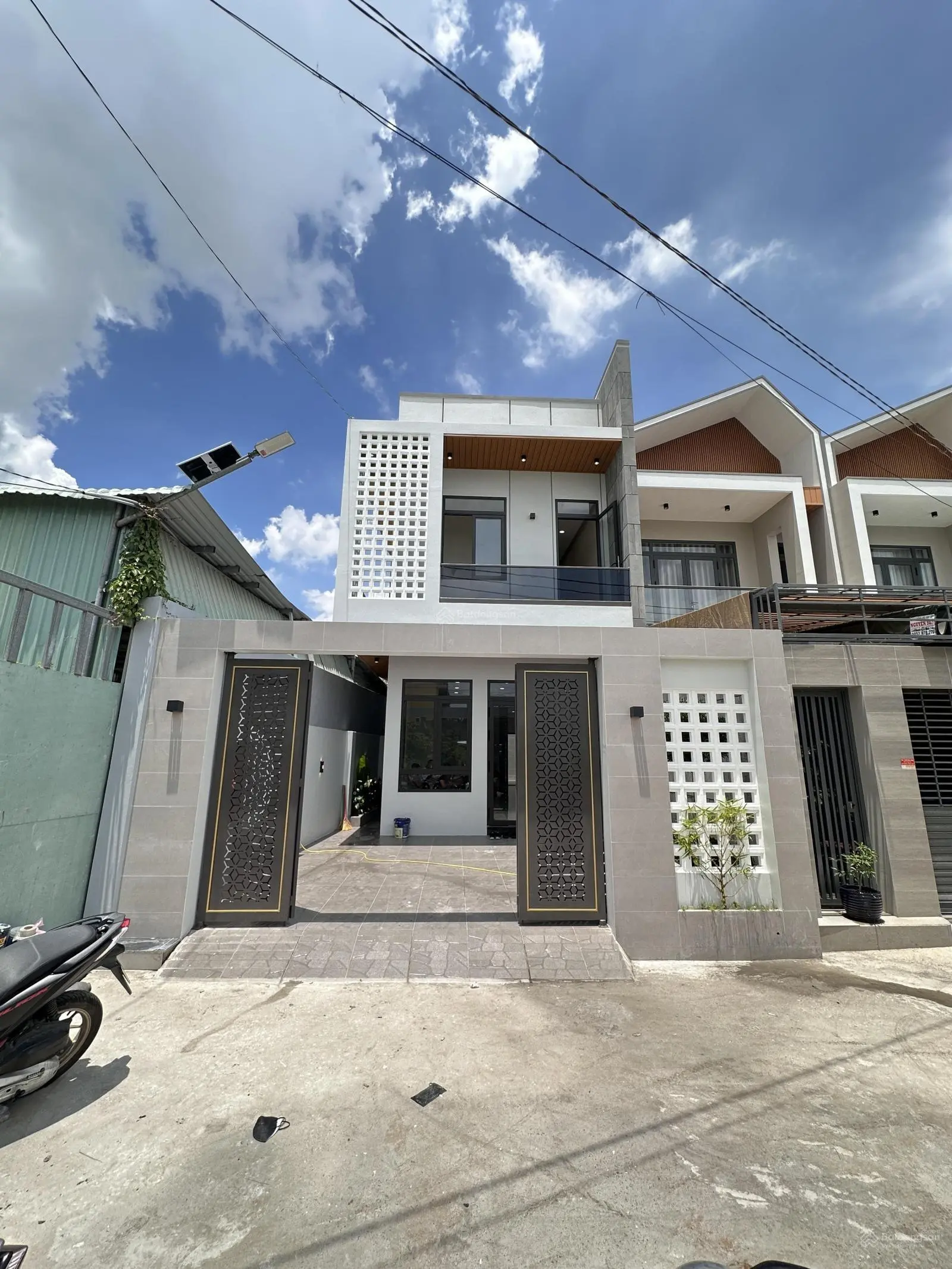 Bán nhà đẹp phường 5 nội thất cao cấp đường ô tô
