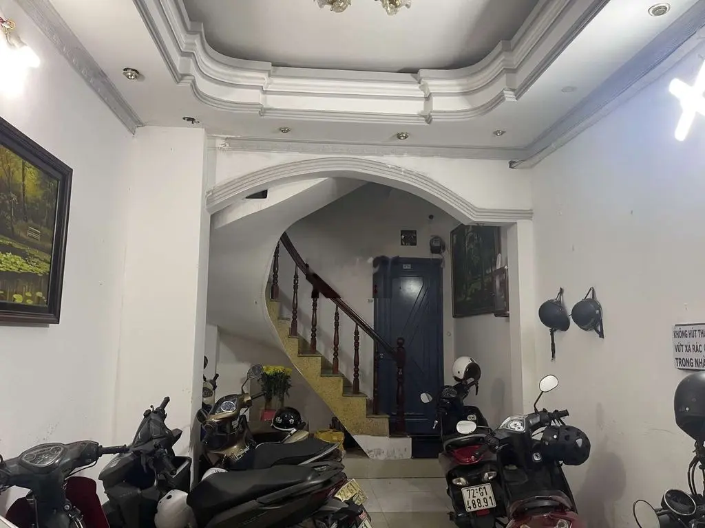 HẺM XE TẢI PHAN XÍCH LONG, SÁT MẶT TIỀN, GẦN NGÃ TƯ PHAN Đ LƯU,6 P NGỦ