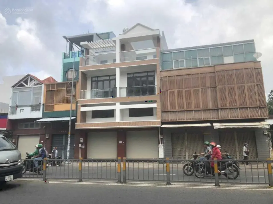 Bán mặt tiền Nguyễn Thị Nhỏ DT: 8x17m nhà 4 tầng có thang máy chỉ 30.5 tỷ