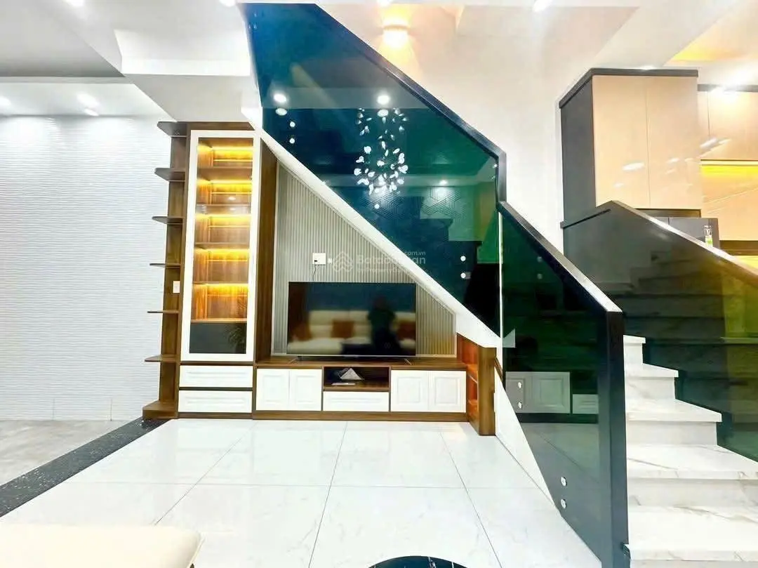 Bán nhà có gara oto hẻm 1806 Huỳnh Tấn Phát giá 6,6 tỷ