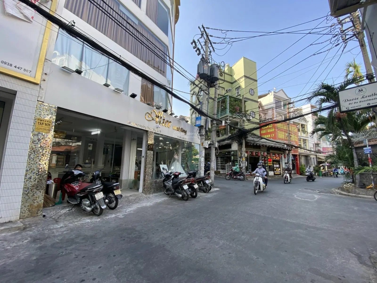 7,5 tỷ TL - Nhà mặt tiền 4 tầng nở hậu ngay chợ Bà Hoa Trần Mai Ninh P12 QTB - ô tô ngủ trong nhà