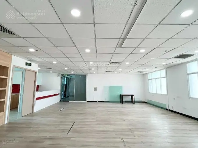 Bán gấp Mặt tiền Đinh Tiên Hoàng ,Q1 . DT 6,3x15m , KC 2 Tầng , HĐT 60tr , Giá bán 33 tỷ TL