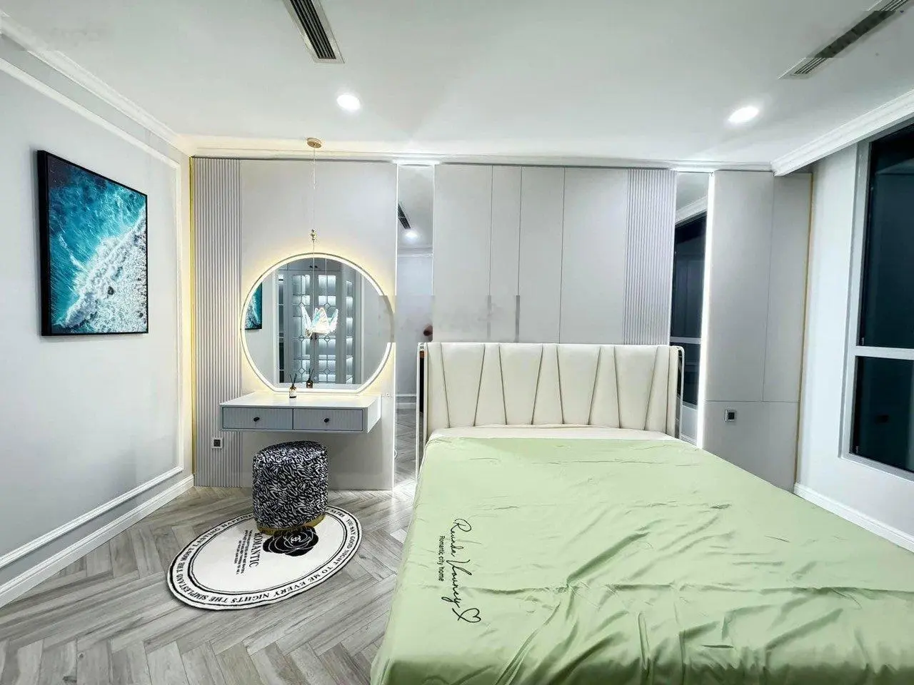 Kẹt tiền cần bán chung cư Babylon, DT 105m2, 3PN, 2WC, giá 5.3 tỉ. Lh em xem 0931 177 *** Ngọc