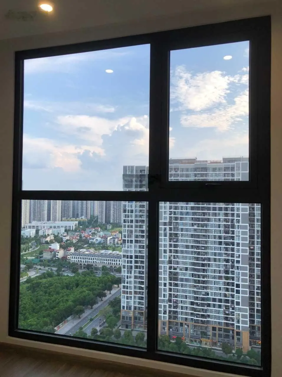 Bán căn 1PN nguyên bản, tầng đẹp, ban công hướng mát giá 2.33 tỷ tại Pavilion, Vinhomes Ocean Park