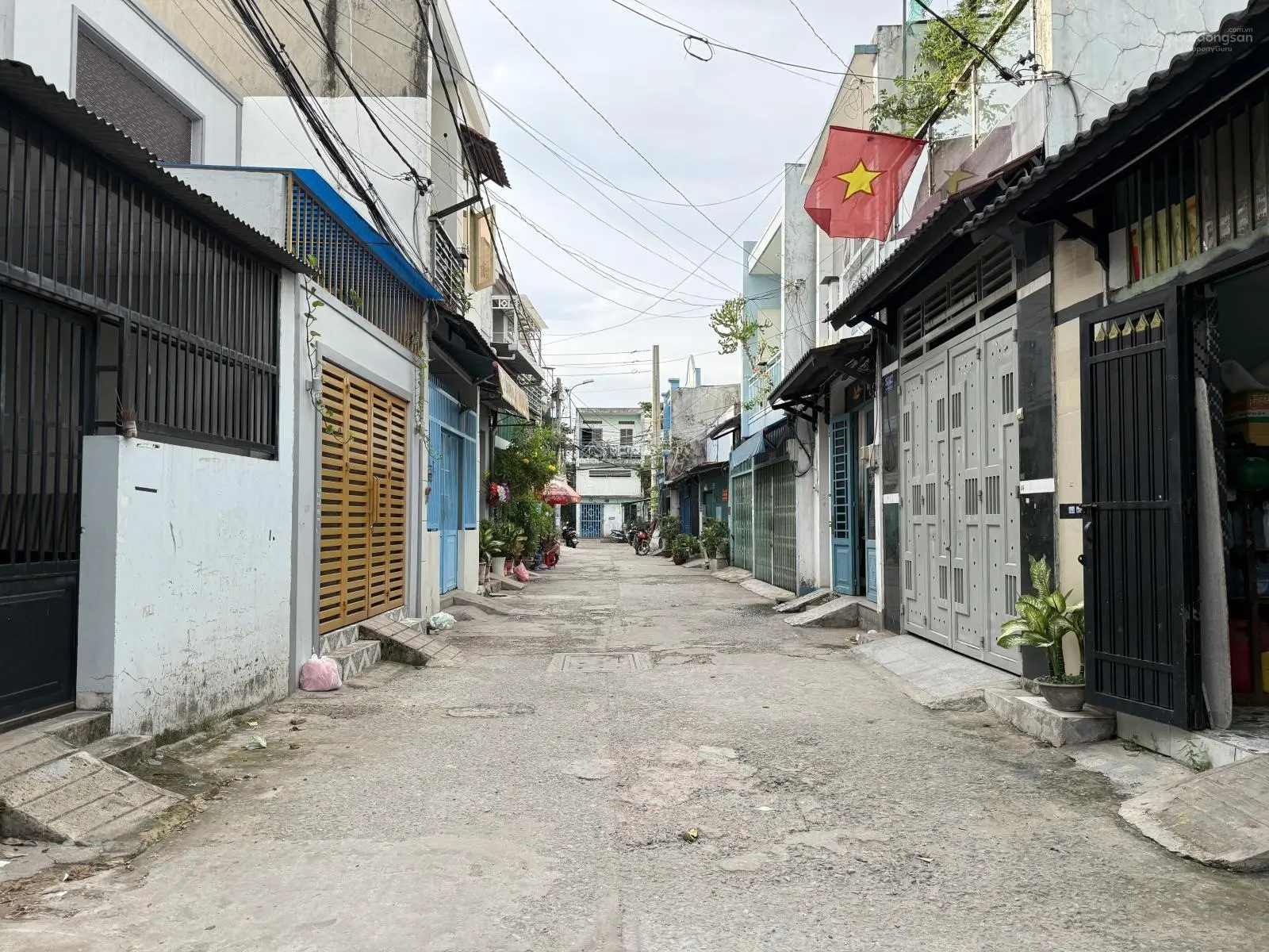 Nhà đường thông Trường Chinh, Sát chợ Lạc Quang, DT:4x16M, Lửng, 3 Lầu, 4PN, Gara ô tô, 7,85 tỷ