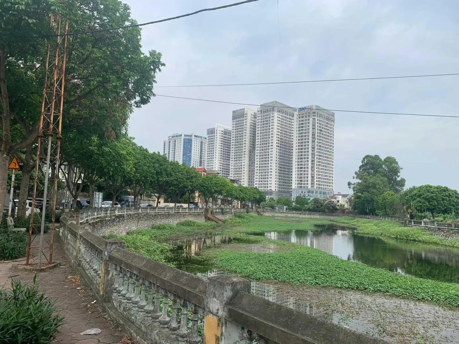 Hàng xóm Vin Smart City - ô tô tránh 93m2 - 02 thoáng - đầu tư xây căn hộ cho thuê hái ra tiền