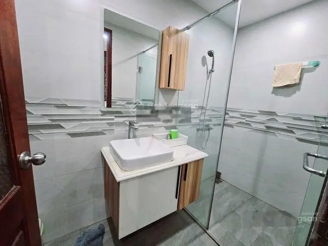 Bán nhà nguyên căn trung tâm Cầu Giấy,lô góc kinh doanh, ô tô vào nhà, 70m2, 5 tầng