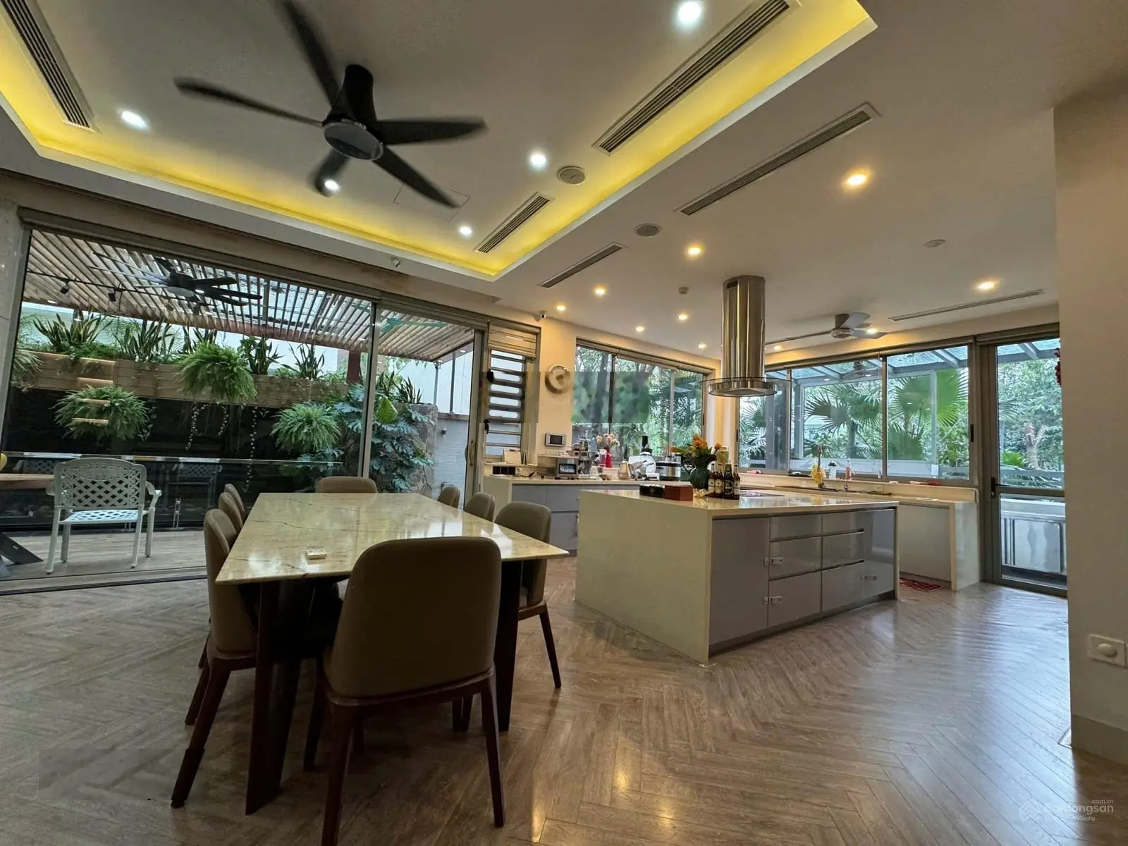 Bán Biệt thự Lô góc, 120m 4 tầng Đội Nhân, Đội Cấn, Ba Đình vỉa hè 4 làn xe chạy, chỉ 46 tỷ (TL)