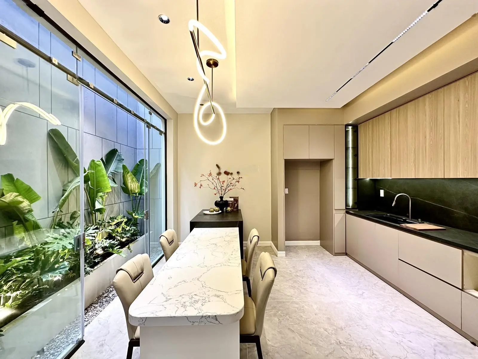 Siêu phẩm cực đẹp không điểm chê trung tâm vườn hoa Máy Tơ - Ngô Quyền, full nội thất, cực thoáng