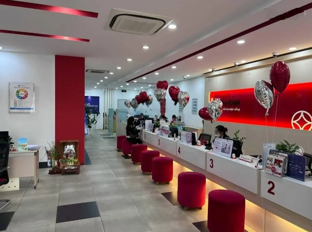 Bán nhà mặt phố, vỉa hè thang máy Võ Chí Công, Tây Hồ 60m2 7 tầng MT 5m 25 tỷ