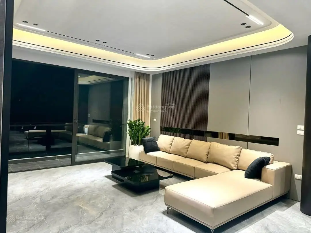 Bán nhà 7 tầng,nguyên sơn,40m,thang máy,nội thất sang sin,gara ô tô,11xty