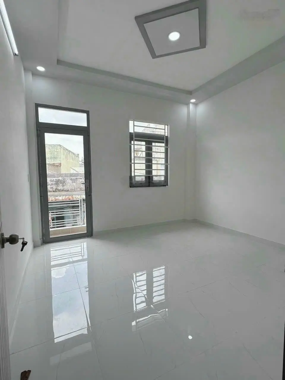 Bán nhà 1 trệt 1 lầu, Đ. Thép Mới, Phường 12, Q. Tân Bình, DT 65m2, sổ riêng, LH 0896 465 ***