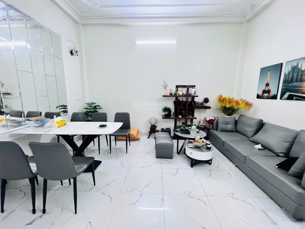 Bán nhà trung tâm Mỹ Đình ô tô đậu cổng 43m2x4 tầng giá 7 tỷ 150