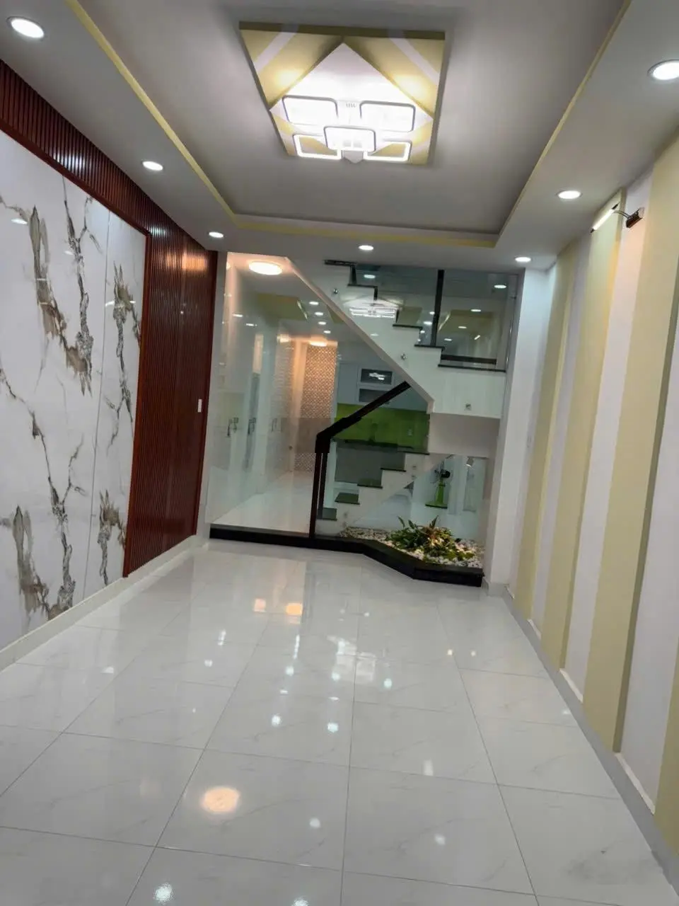 Bán nhà đẹp ở ngay 45m2, 2 tầng đường Trần Văn Quang Quận Tân Bình giá chỉ hơn 4 tỷ