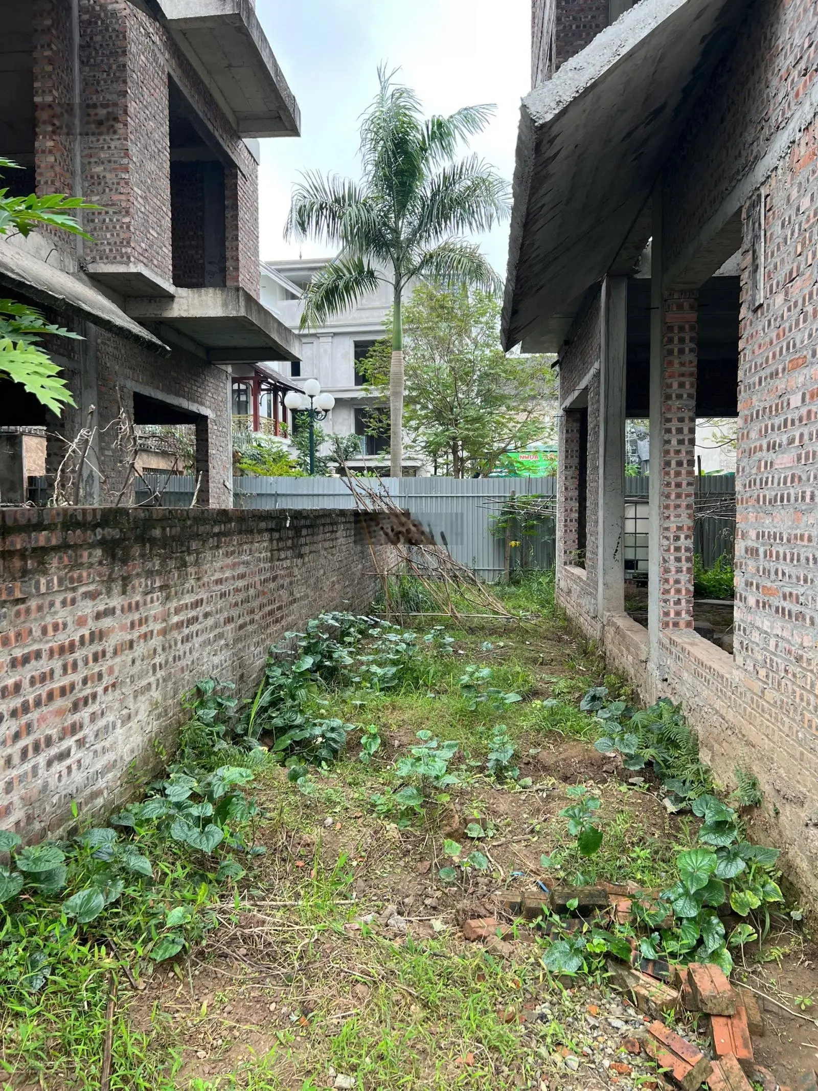 CỰC HIẾM !! BIỆT THỰ KĐT TP Giao Lưu gần phố chính - 3 thoáng- View vườn hoa- Chủ tự xây chắc chắn