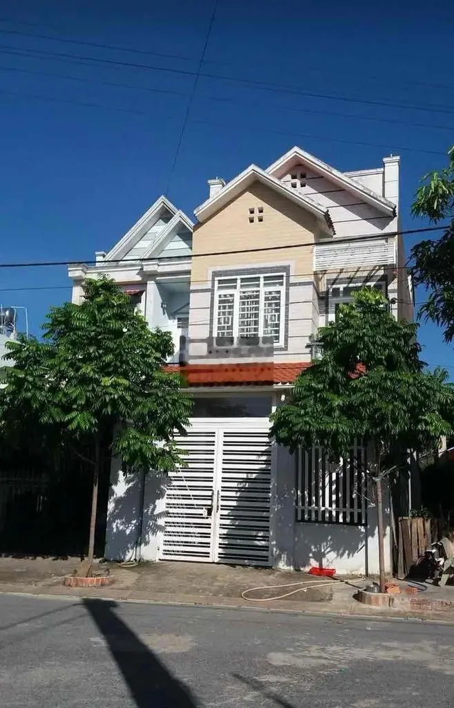 Bán gấp giảm 300tr nhà mặt tiền KDC đường Bùi Thị Xuân Tân Bình Dĩ An