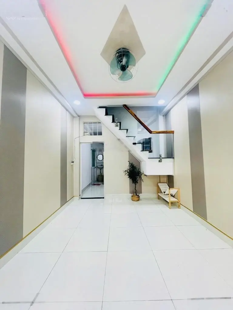 Bán nhà mặt phố Nguyễn Thái Sơn, 3,75 tỷ, 27m2, giá tốt, view đẹp