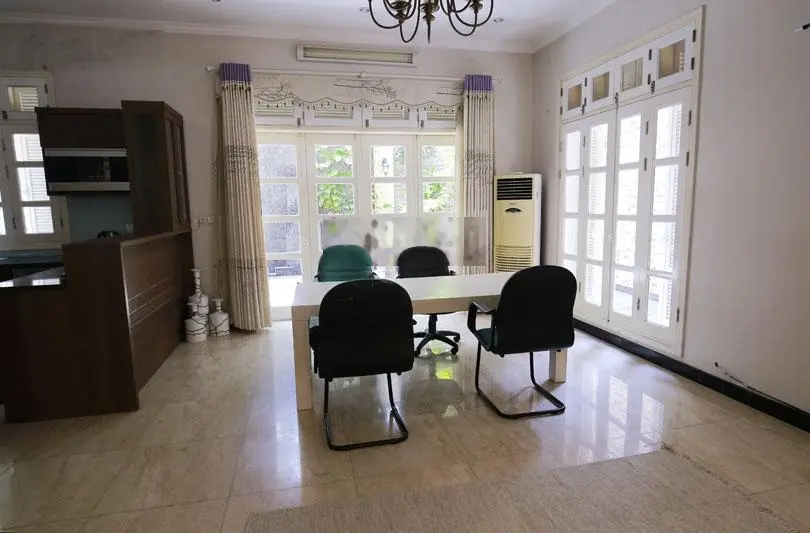 Bán biệt thự Ciputra, 230m2, mặt đường đôi, hướng Tây Nam.