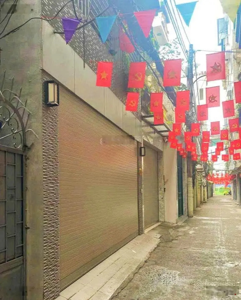 Bán nhà riêng 3T tại ngõ 69A Hoàng Văn Thái, 6,9 tỷ, 46 m2, 3PN, 2WC, pháp lý đầy đủ. Ô tô đỗ cửa