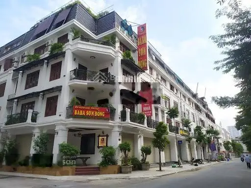 Bán gấp liền kề 98m2 Nguyễn Tuân 5 tầng có hầm. Đang cho thuê 600Triệu/Năm. Giá tốt LH: 0859 194 ***